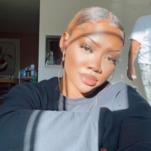 Meet your Posher, Mya